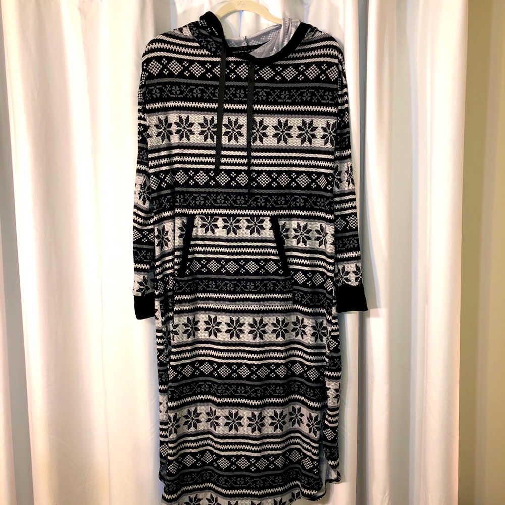Simply Vera Hooded Nightgown with Front Pocket